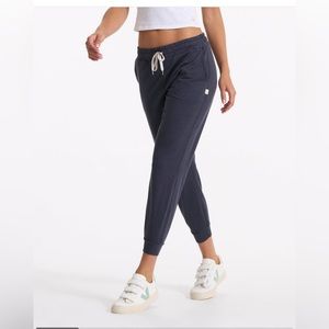 Vuori perfect joggers L